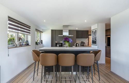 Extravagant 5-Bedroom Mansion - Foto 34