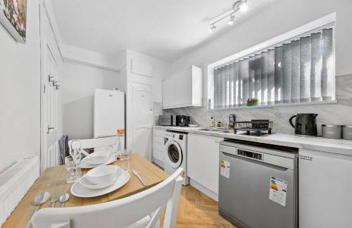 Balham Luxury Apartment 6 Min Walk to Underground and Overground Prime Balham Location - Photo 35