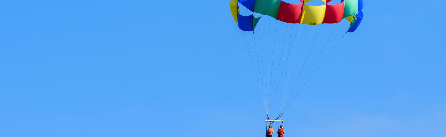 Parasailing a Roatán
