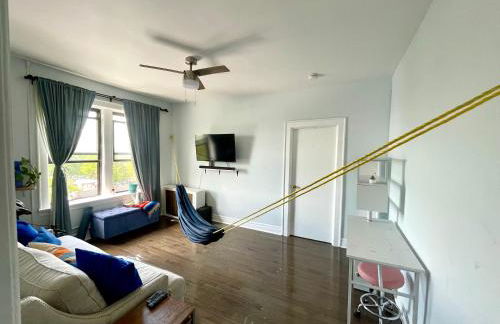 Sunny Jersey City 1BR, 25 min to NYC, 15min to EWR, King Bed, Hammock & Park Views - Foto 15