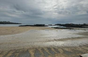 Four mile bridge by Trearddur bay - Foto 35
