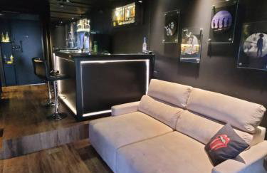 Morumbi, Apartamento Pub, SPA com hidromassagem, PISCINA Aquecida PRIVATIVA, LAREIRA, tudo que você precisa para descansar, trabalhar ou realizar aquela comemoração! Com total conforto e PRIVACIDADE! O Apt Nota 10 de SP! - Foto 56