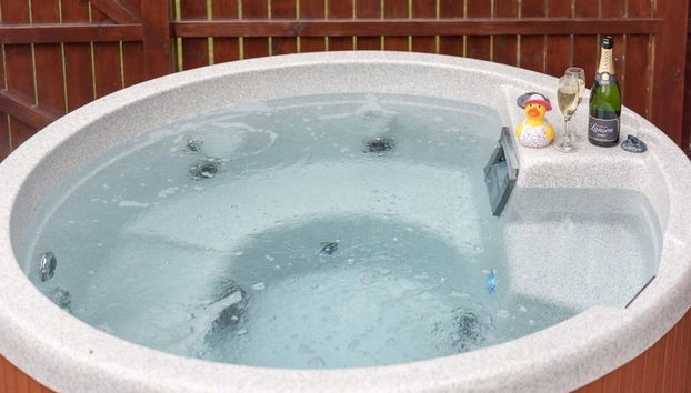 Birch Lodge 13 with Hot Tub - Foto 2, Profilbild