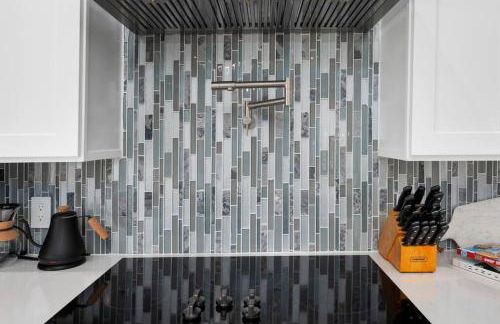 The Gateway - 6BED W Two Houses GameRoom & Pool - Photo 20