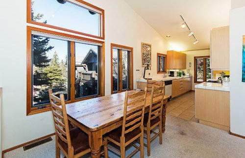 SnowCreek #936 Shared Pool & Hot Tub - Photo 2