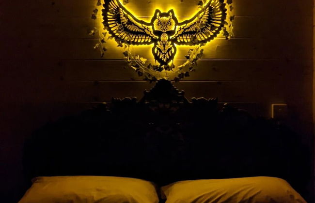 Owl Lodge With Hot Tub and Massage Treatments - Photo 4