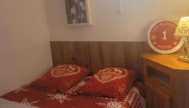 Le Flocon, Joli Cocon 4 pers avec Cheminée, LES ROUSSES, Draps inclus & Parking gratuit - Foto 5