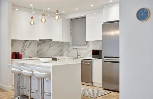 Spacious 2bd Apt in Prime Location next to Divani - Foto 9