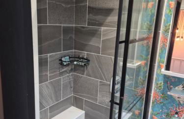 Marketplace Glastonbury - Photo 29