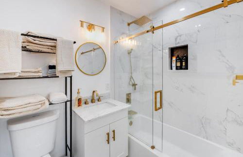 4BR Escape - Mtn Views Private BBQ - Foto 25