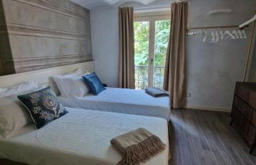 3 Bedrooms Old Town Secret Gem with Private Garden - Foto 16