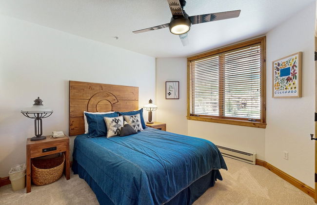 Torian Plum Condominiums - Foto 34