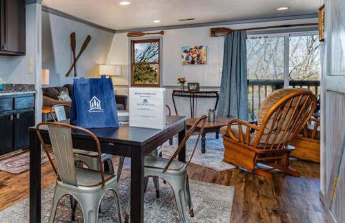 Lake Front King Suite: Full Kitchen-Lakefront Deck- Shared Hot Tub - Foto 18