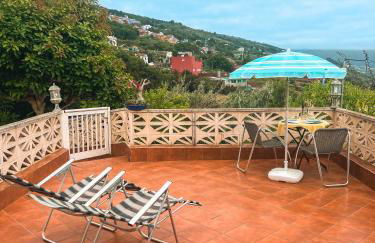 Apartment with Huge Deck Nestled in Marvelous Gardens - Nidos - Foto 1