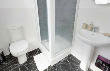 StayZo Cole Green Lane Accommodation- FREE Parking - Foto 4