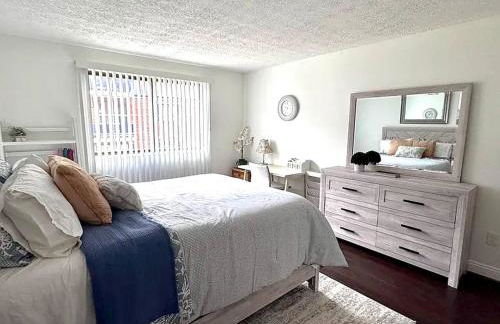 NEW - Mins to Hospitals - Manchester - Derry - Nashua - Concord - Queen Bed - Foto 1