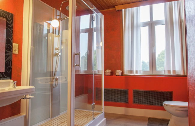 Spacious Holiday Home With Private Garden - Foto 20