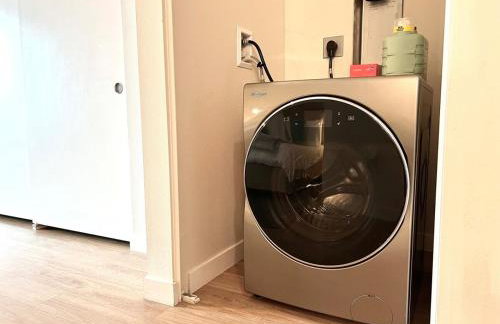 The Leo - One Bedroom Apartment w Private Balcony - Foto 17