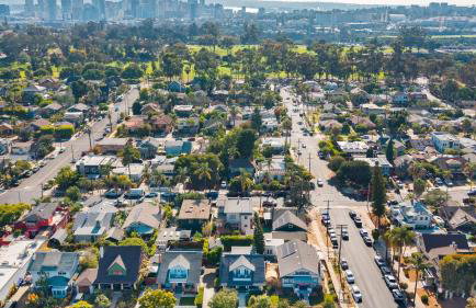 Luxe Backyard Oasis w/ Hot Tub Chic Design South Park Sanctuary - Foto 77