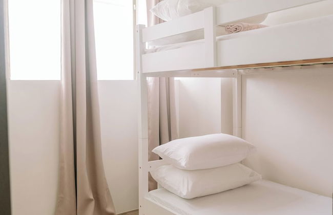 Spacious & Bright Family Escape - Photo 4