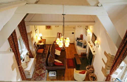 Welsh Gatehouse, Historic Castle which can cater for Electric Vehicle - Foto 8