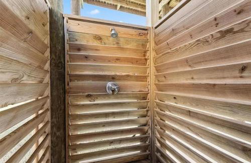 Beachfront Views with 3 bedrooms and 2 bathrooms - Foto 19