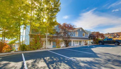 Spacious Garden City Townhome with Lake Views! - Photo 2