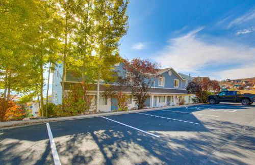 Spacious Garden City Townhome with Lake Views! - Photo 2