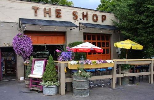 Quaint South Hill Home w Luxury King Bed and Wifi - Foto 29