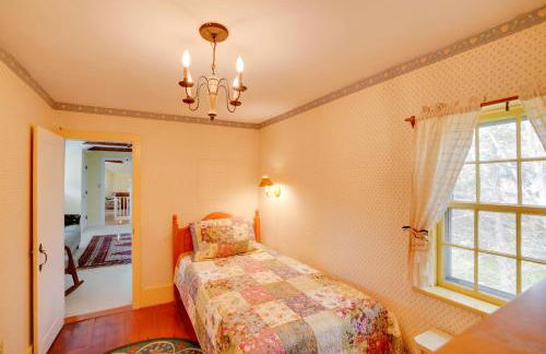 Historic New Lebanon Hideaway on 33 Private Acres! - Foto 30