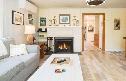 Beach Pines Bungalow by Avantstay Classic Cottage Steps to the Beach w/ Private Yard - Foto 13