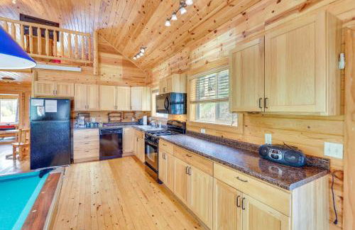 Wraparound Deck and BBQ Pet-Friendly Deadwood Cabin - Foto 9