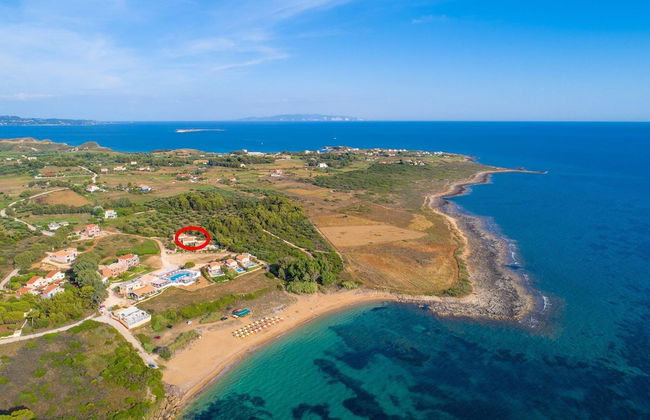 Nafsika Beach House Large Private Pool Walk to Beach Sea Views A C Wifi Car Not Required - 1880 - Foto 2