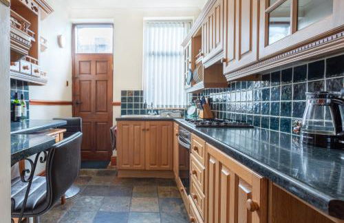 Haworth Village House - Sleeps 6 Parking & Pets! - Foto 2