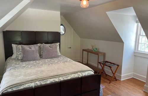 Vaux Hall Manor - 5BR Historic Farmhouse on Bay - Foto 35