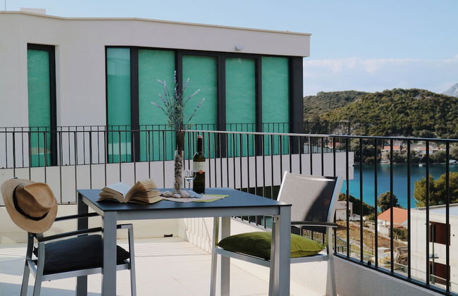 White Cloud Apartments - Photo 25