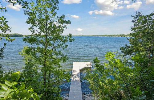 Waterfront Maple Lake Cabins with Private Beach! - Foto 6