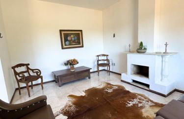 Charming Colonial Countryside Home with Wifi - Foto 23