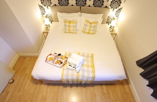 O2 Mailbox Central Premier Apartment - Photo 3