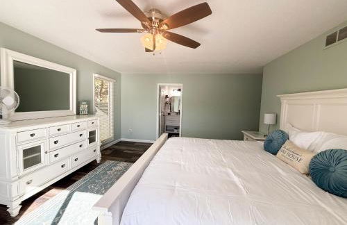 Lakefront Home-3BD25BADockGrillFirepitKayaks - Foto 5