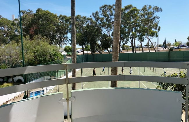 Amazing Green Tower 3 Castle Flat With Balcony - Photo 30