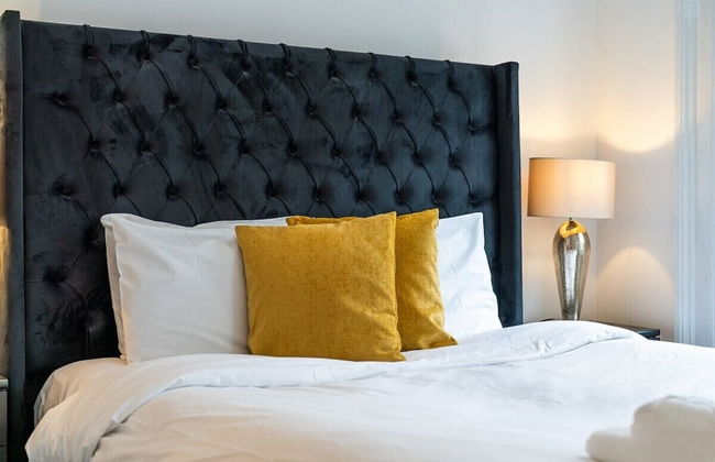 The Hertford Boutique - Photo 13