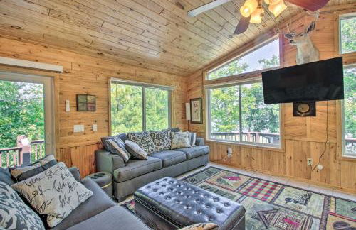 Big Lake Getaway with Private Beach and Fire Pit! - Foto 3
