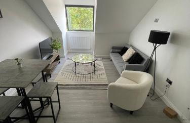 7 Royal Oak Brentwood - 2 Bed - Free Secure Parking - Contractor Stays - Long Stays - Foto 6