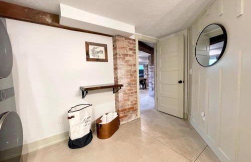 Historical Boiler Maker - Downtown Muskegon - Foto 15