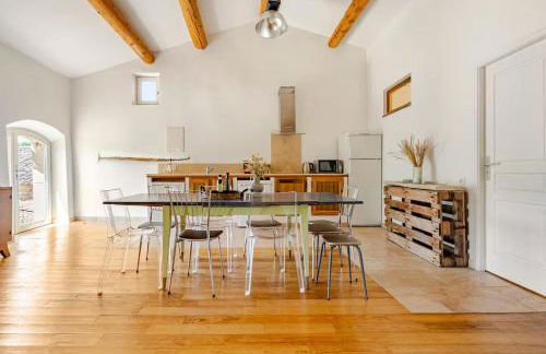 Gite dans un Mas Provençal avec Jacuzzi - Foto 6