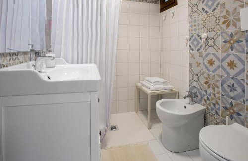 Plaza Suites - Photo 24