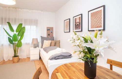 Nauen Stay for 4 Guests - Parking included - Foto 27