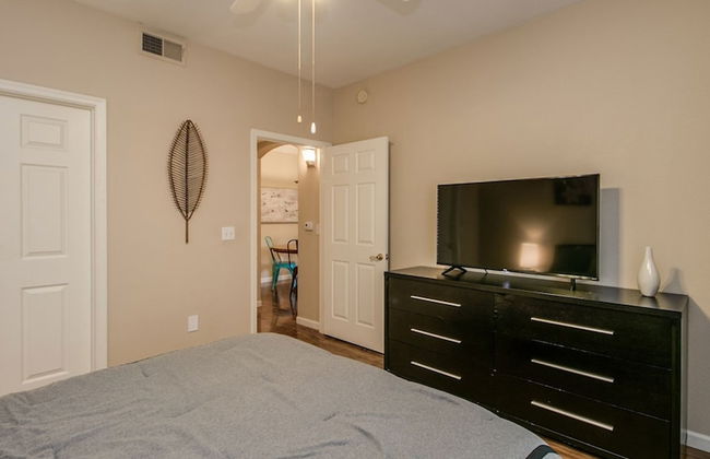 Cozy 1-bdrm Scottsdale Condo Next to Pool - Photo 2