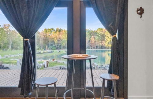 Tiny House on a Waterfall at Private Tiny Lake - Foto 8